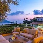 Вилла Spacious 5 Bedroom With Private Pool *