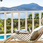 Spacious 5 Bedroom With Private Pool Вилла *