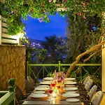 Spacious 5 Bedroom With Private Pool 卡斯