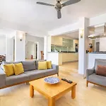 Spacious 5 Bedroom With Private Pool Вилла *