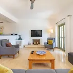 Spacious 5 Bedroom With Private Pool Вилла