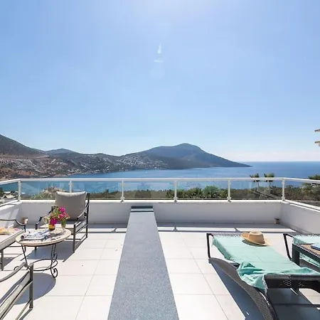 Spacious 5 Bedroom With Private Pool Вилла