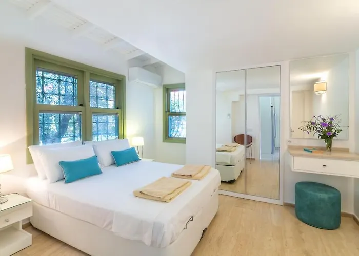 Spacious 5 Bedroom With Private Pool Вилла *