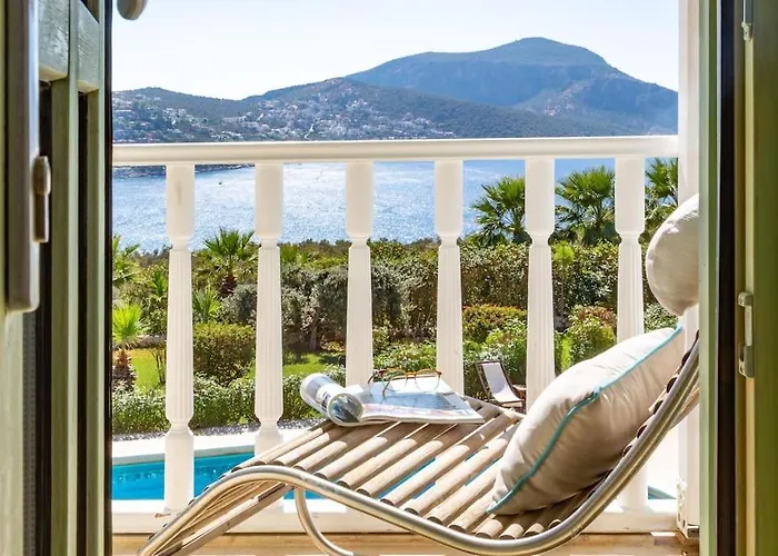 Spacious 5 Bedroom With Private Pool 别墅 *