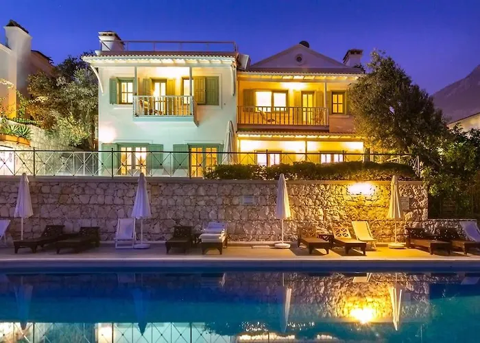 Spacious 5 Bedroom With Private Pool Вилла