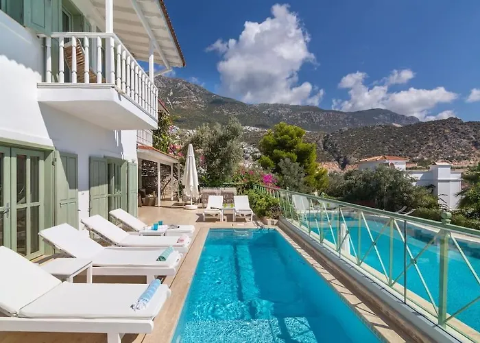 Spacious 5 Bedroom With Private Pool Вилла