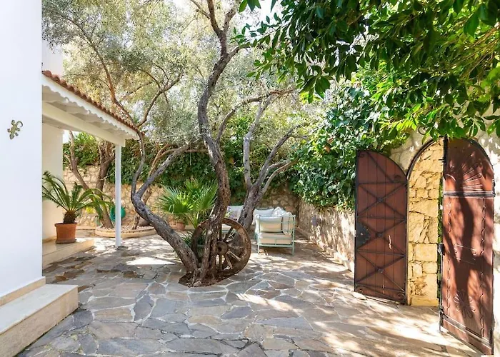 Вилла Spacious 5 Bedroom With Private Pool Каш