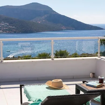 Villa Spacious 5 Bedroom With Private Pool *