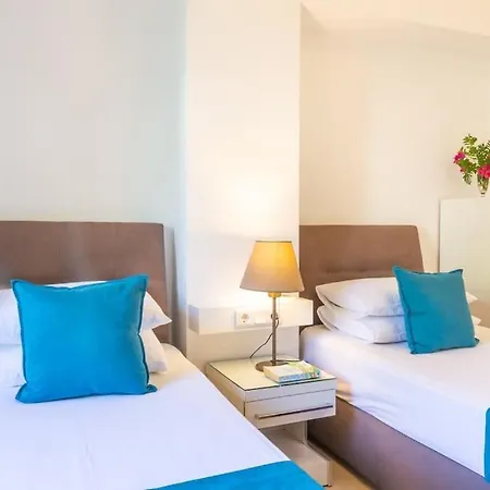 Spacious 5 Bedroom With Private Pool Villa