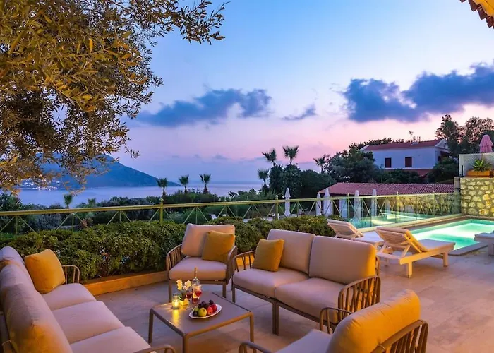 Villa Spacious 5 Bedroom With Private Pool *