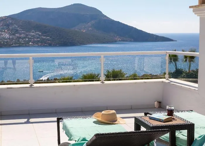 Villa Spacious 5 Bedroom With Private Pool *