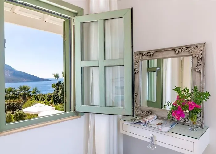 Spacious 5 Bedroom With Private Pool Villa Kas