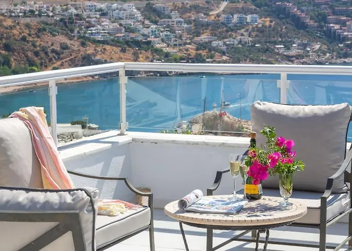 Spacious 5 Bedroom With Private Pool Villa