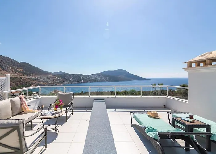 Spacious 5 Bedroom With Private Pool Villa